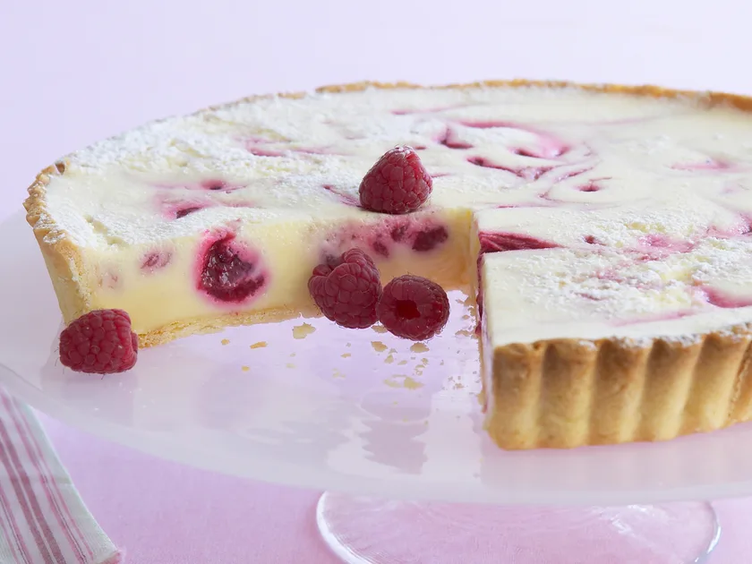 White chocolate raspberry tart