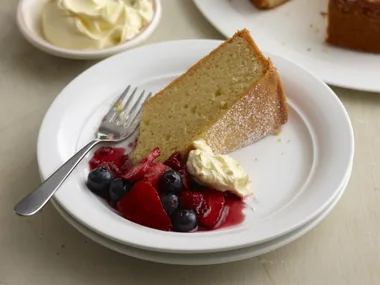 Almond cake with mulled berries