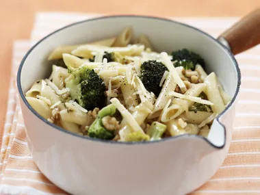 Anchovy, broccoli and walnut penne