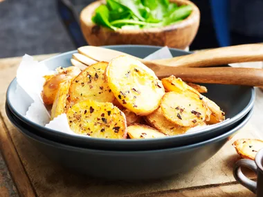 Cheesy chilli potatoes