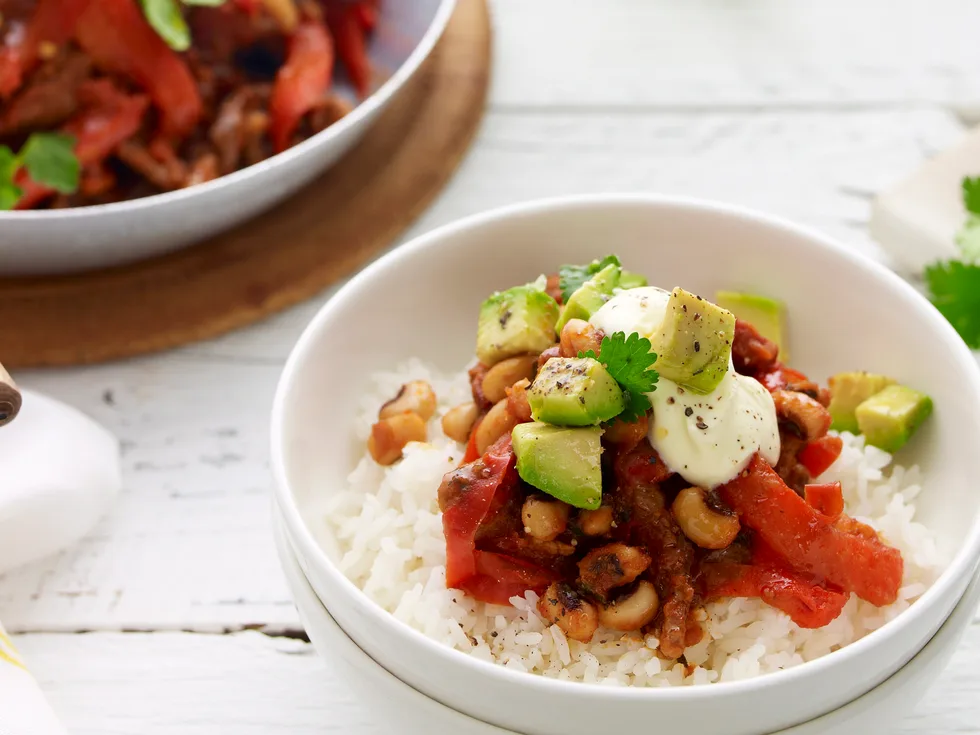 Chilli con carne with black eyed beans