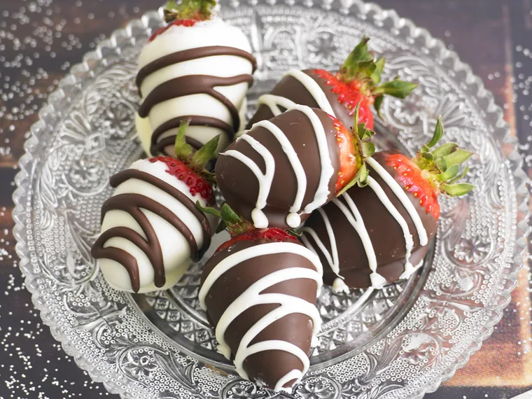 Choc-dipped strawberries