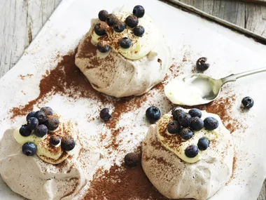Chocolate pavlova with blueberries