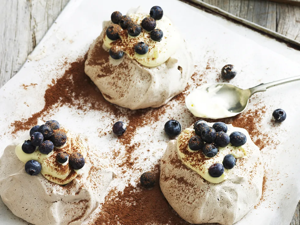 Chocolate pavlova with blueberries