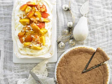 Chocolate tart, Summer pavlova