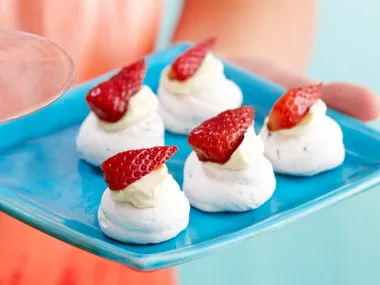 Coffee meringue kisses with balsamic strawberries