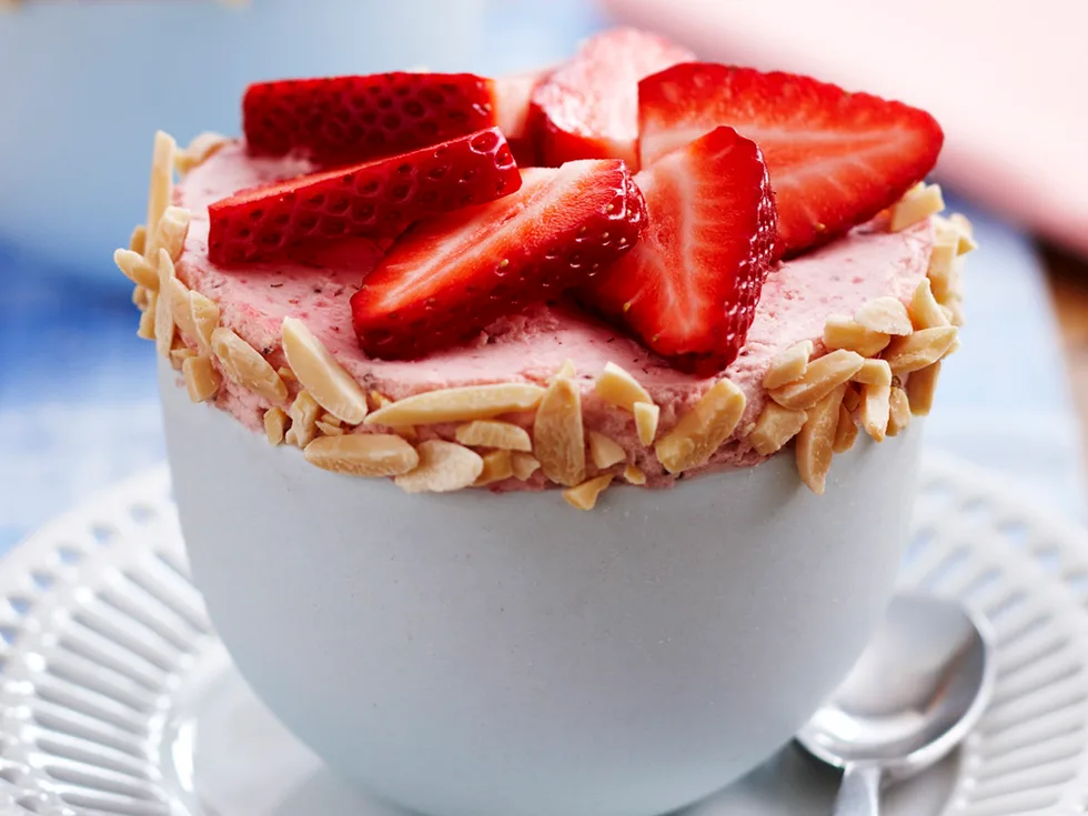 Cold strawberry souffle