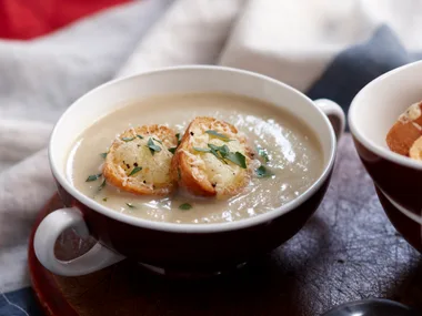 Creamy fennel and potato soup