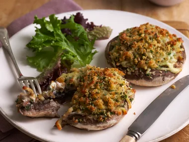 Creamy gratin mushrooms