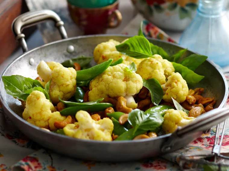Crunchy Cauliflower and Cashews