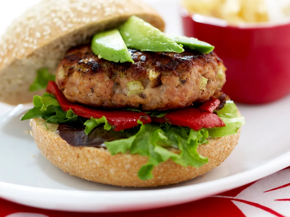 Crunchy pork burgers