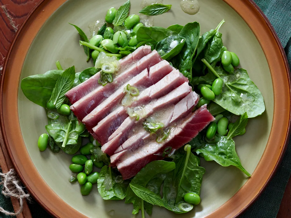 Edamame and seared tuna salad