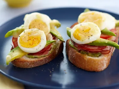 egg and ham bruschetta