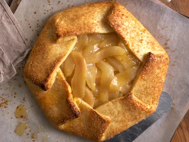 Freeform pear pie
