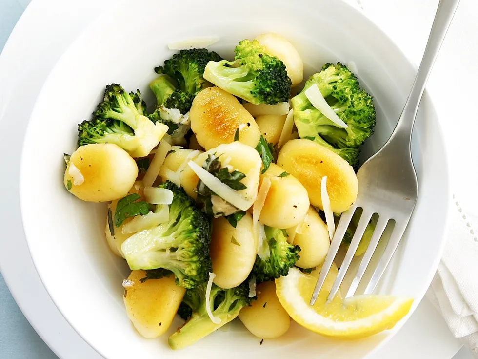 Gnocchi with broccoli and lemon
