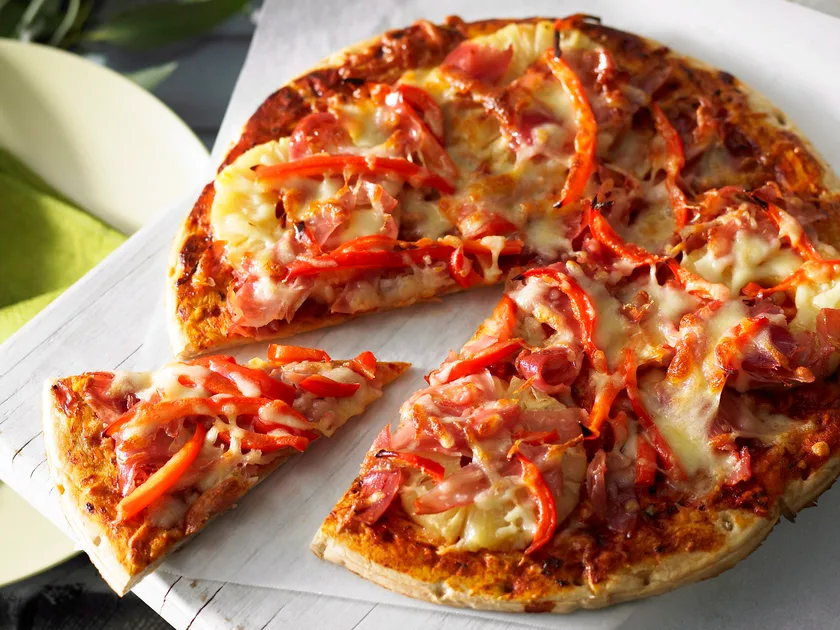 Ham and pineapple pizza