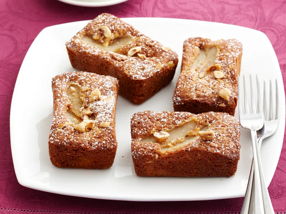 Hazelnut and pear cakes