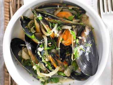 Herbed mussels