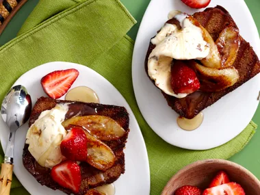 Honey banana bread with ice-cream