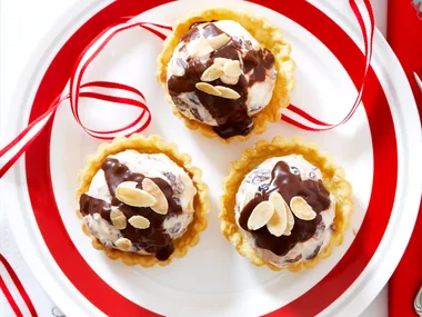 Ice-cream mince tarts