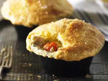 Leek and tomato snapper pies