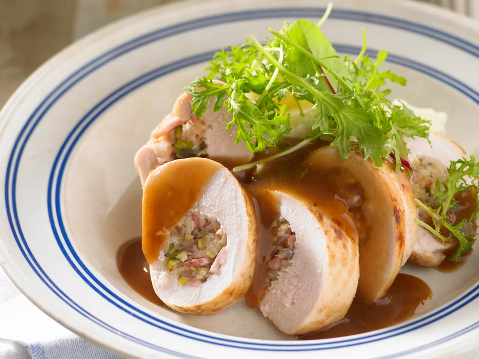 Marmalade and pistachio chicken breast