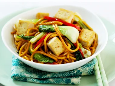 Noodles with baby pak choy and tofu