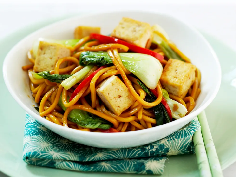Noodles with baby pak choy and tofu