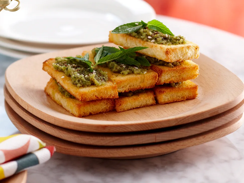 Nutty toasts