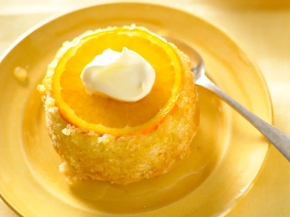 Orange and almond cakes with honey syrup