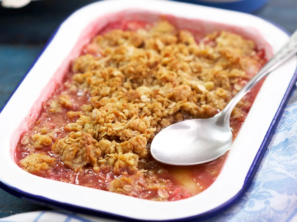Pear and rhubarb crumble