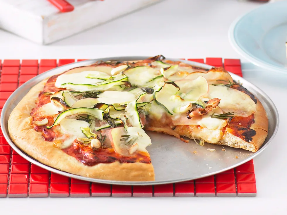Potato and zucchini pizza