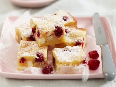 raspberry and macadamia blondies
