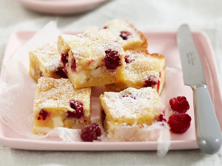 raspberry and macadamia blondies