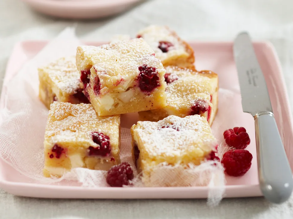 raspberry and macadamia blondies