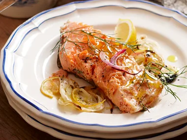 Roasted salmon with fennel and lemon