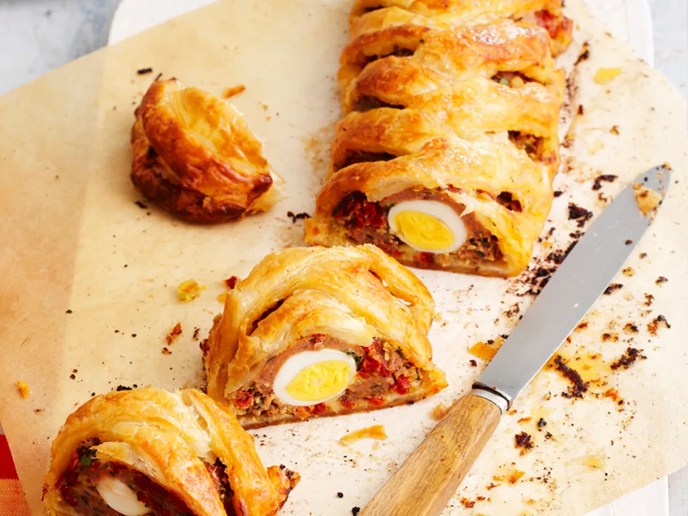 Sausage pastry twist