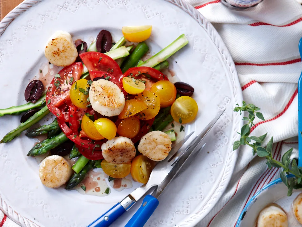 Scallop Tomato and Asparagus Salad