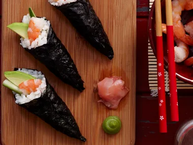 Sushi hand rolls