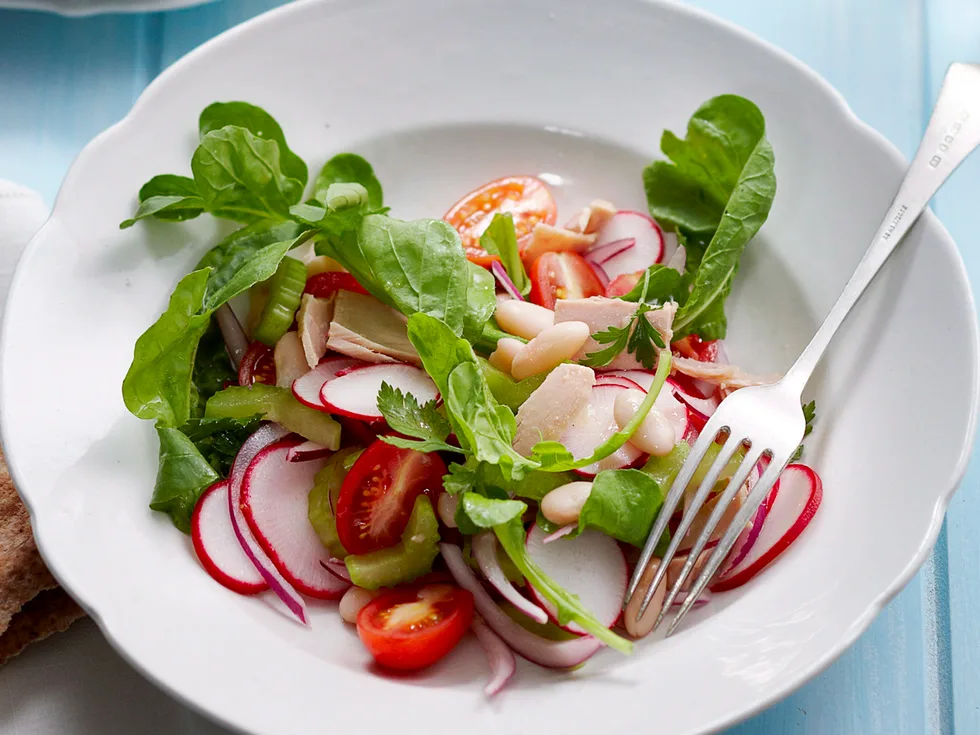 Tuna and white bean salad