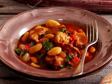 veal goulash with beans