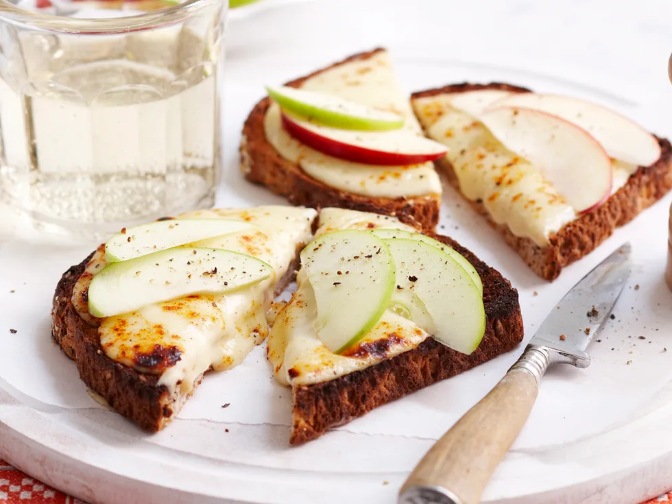 Apple cider rarebit