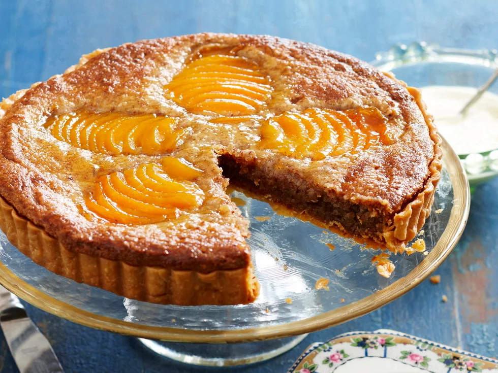 Apricot frangipane tart