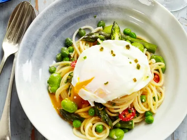 Asparagus, broad bean and pea spaghetti