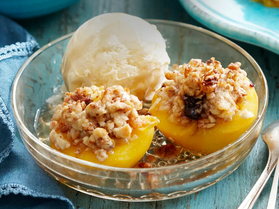 Baked peach crumbles