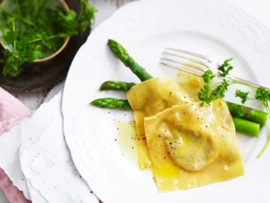 Blue cheese ravioli with asparagus