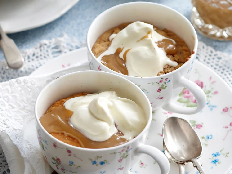 Caramel and coffee puddings