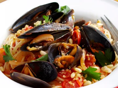 Chilli mussel spaghetti
