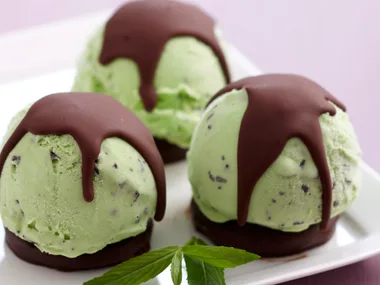 Choc mint bombes