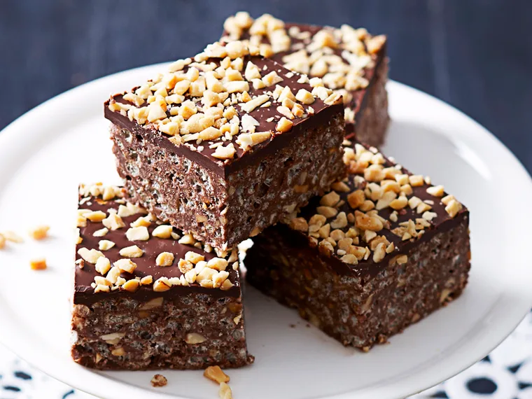 Choc peanut crackle slice